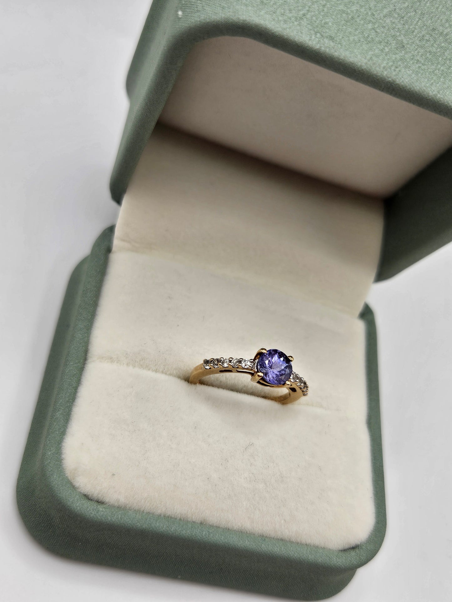 9ct gold tanzanite and zircon ring