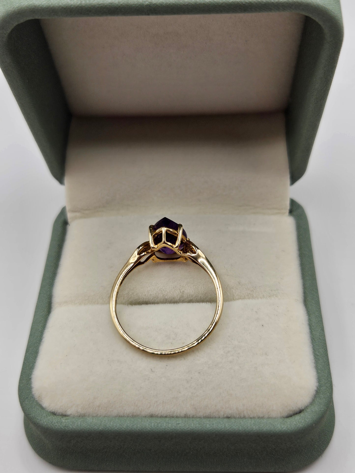 9ct gold amethyst and diamond ring