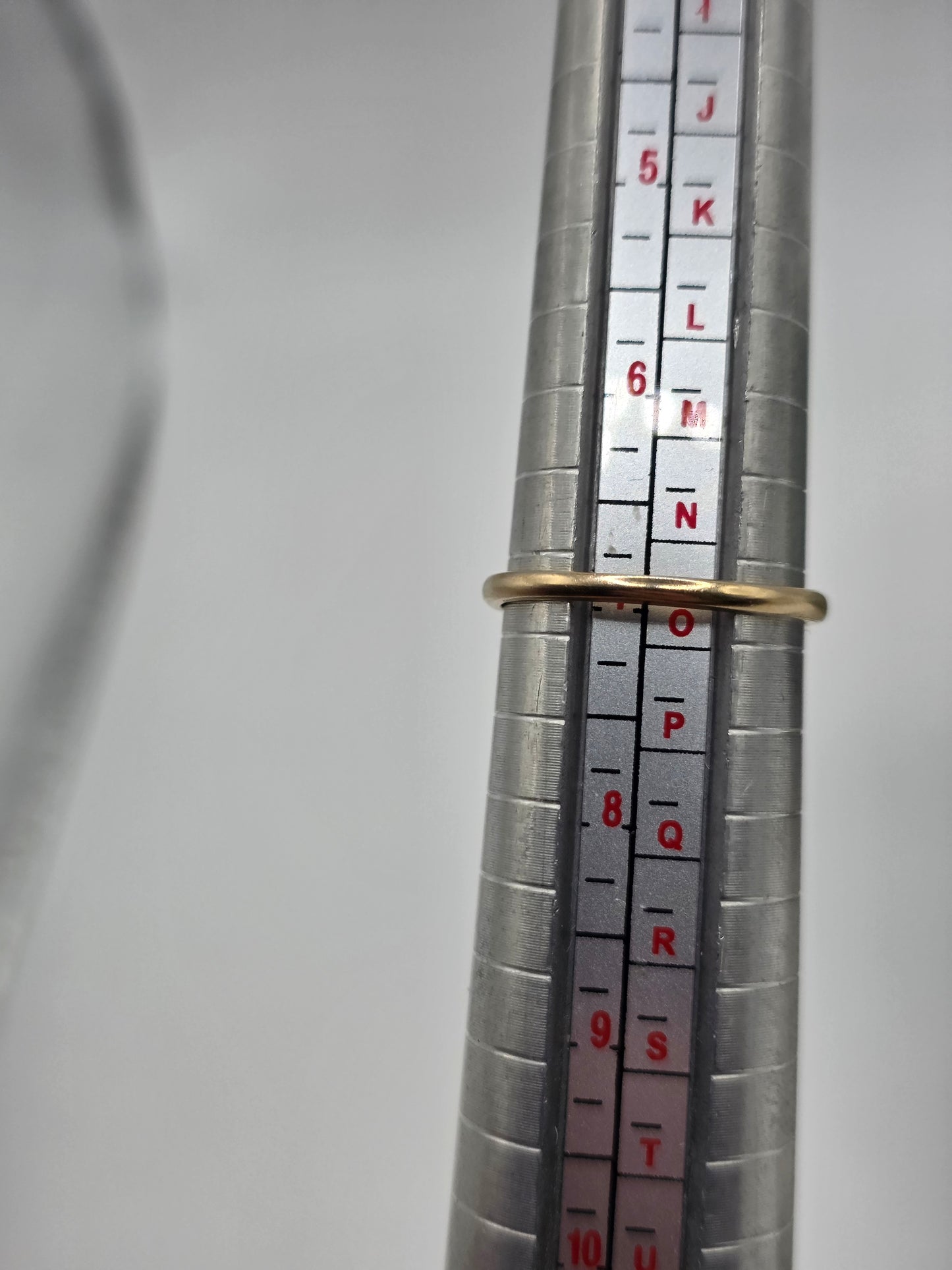 9ct gold cabachon garnet ring