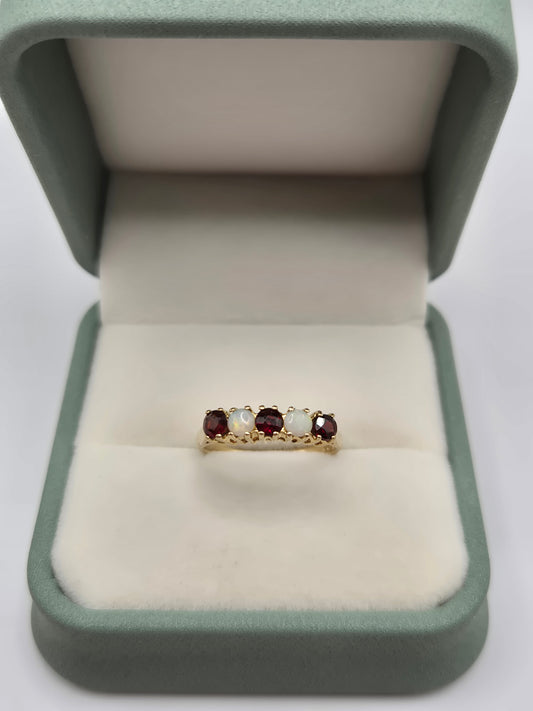 9ct gold garnet and opal ring