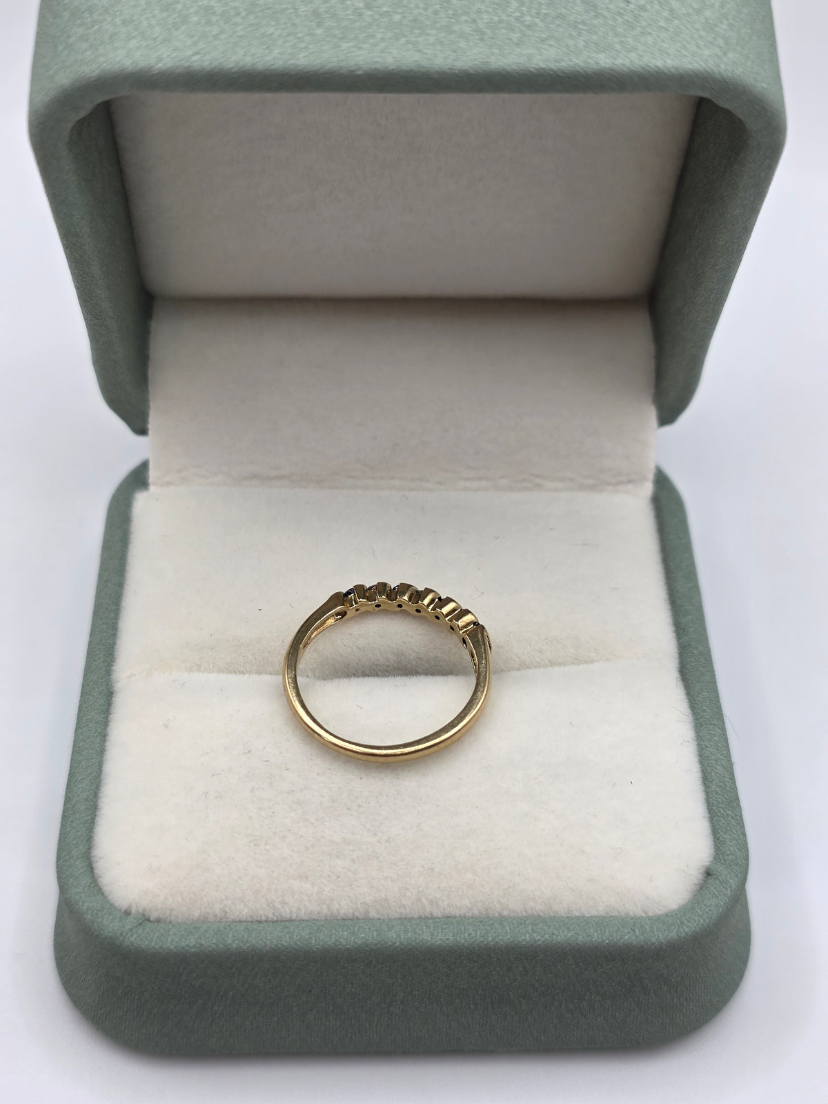 9ct gold sapphire and diamond ring