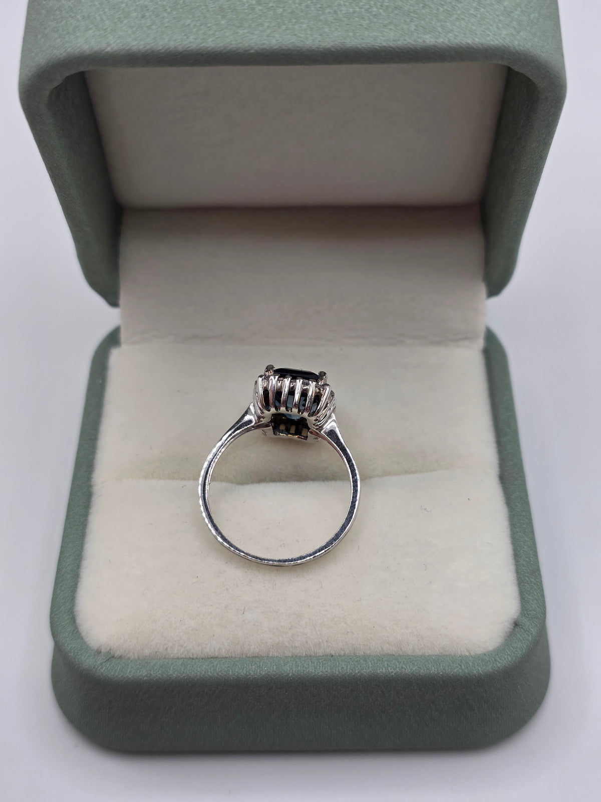 9ct white gold topaz ring