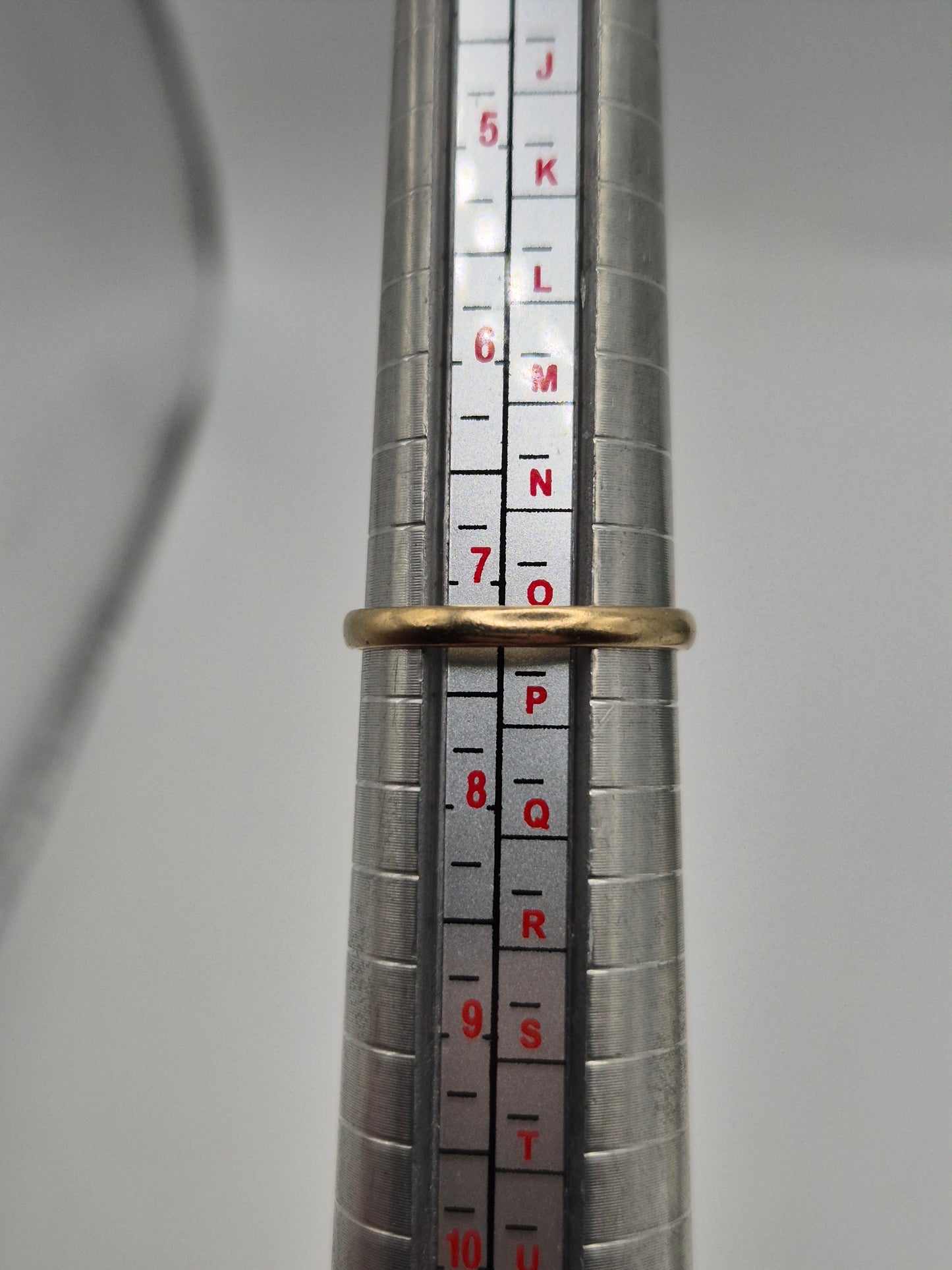 9ct gold sapphire and diamond ring