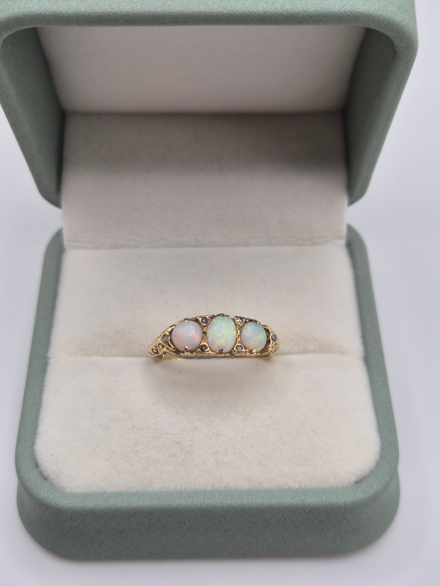 Antique 18ct gold opal and diamond ring
