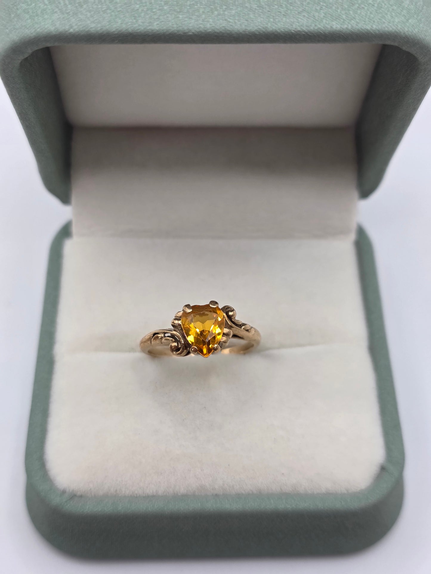 Vintage 9ct gold citrine ring