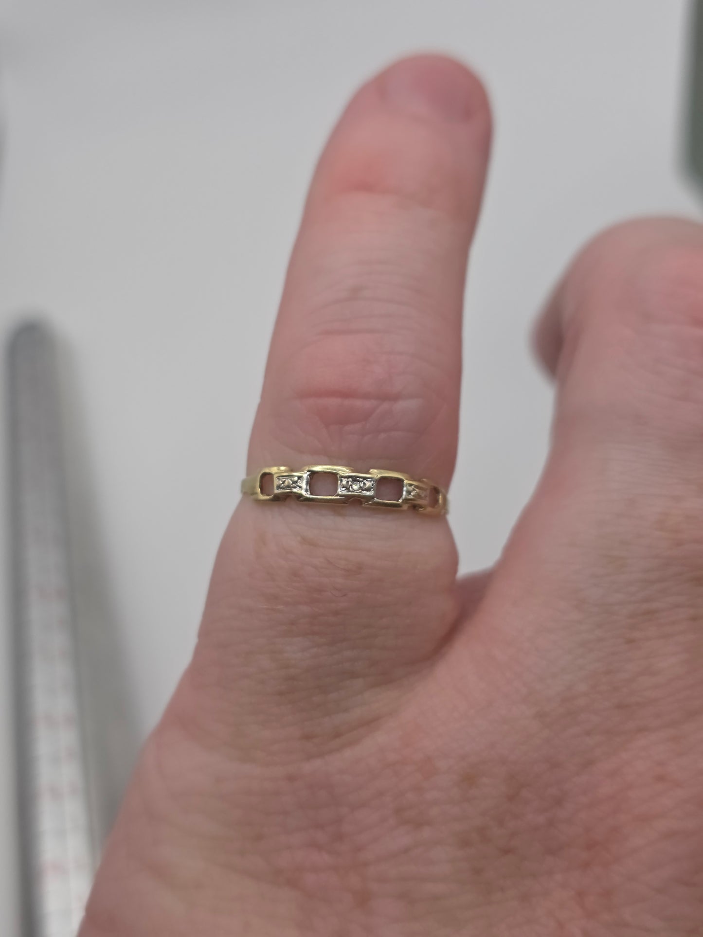 9ct gold chain ring