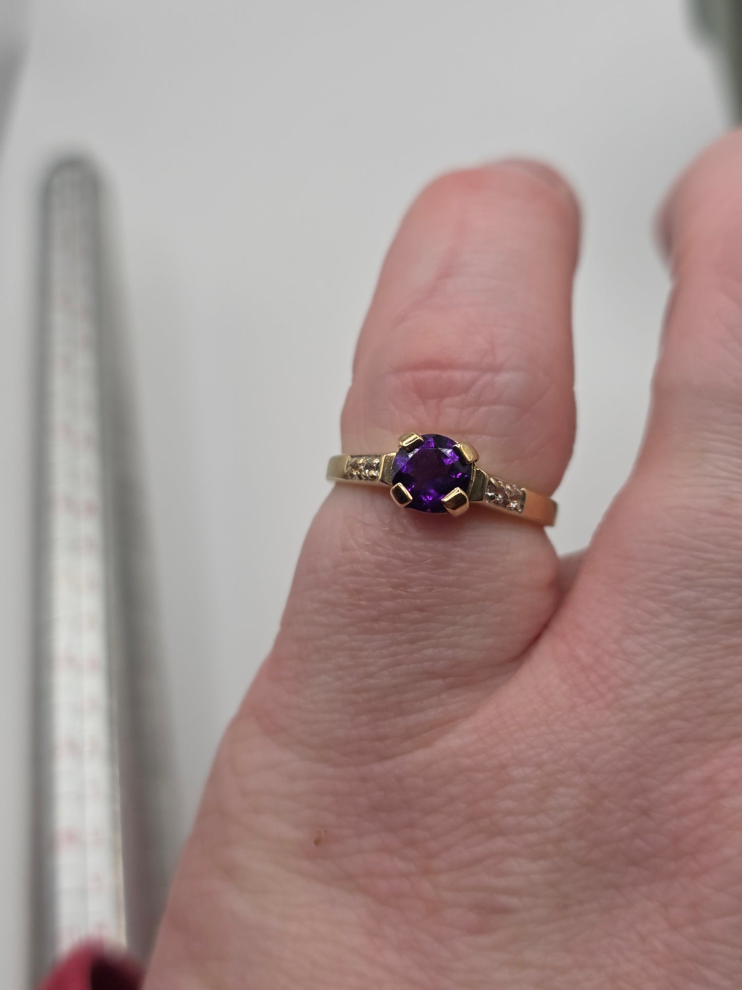9ct gold amethyst and diamond ring