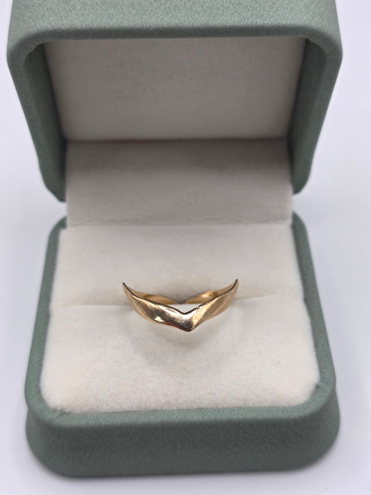 9ct gold wishbone ring