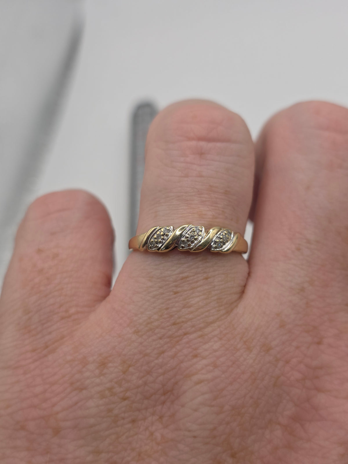 9ct gold diamond croissant ring
