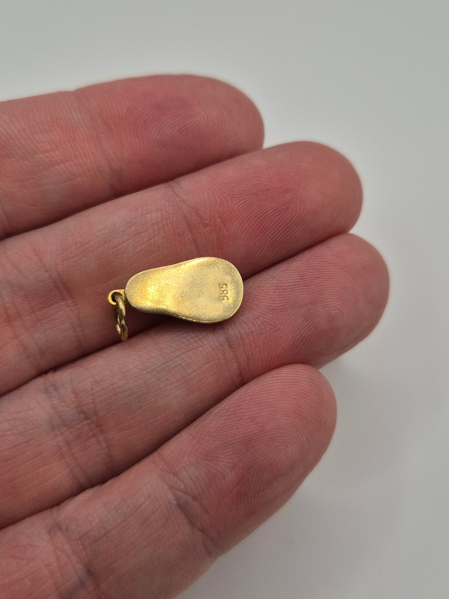 14ct gold enamelled shoe charm