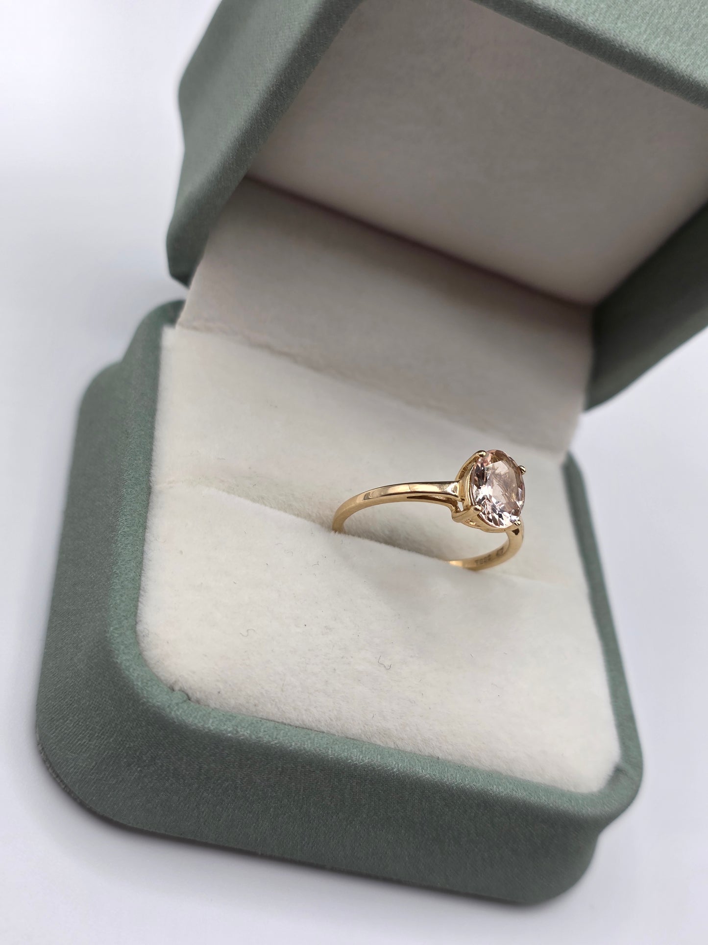 9ct gold morganite ring