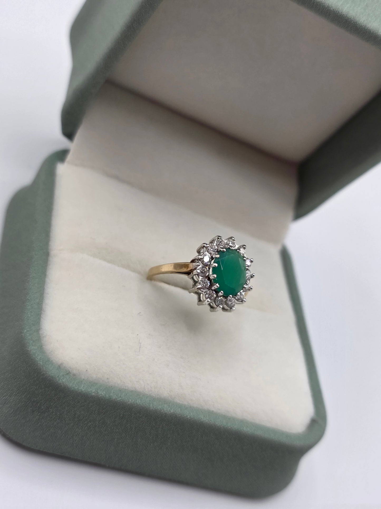 9ct gold green agate and cz ring