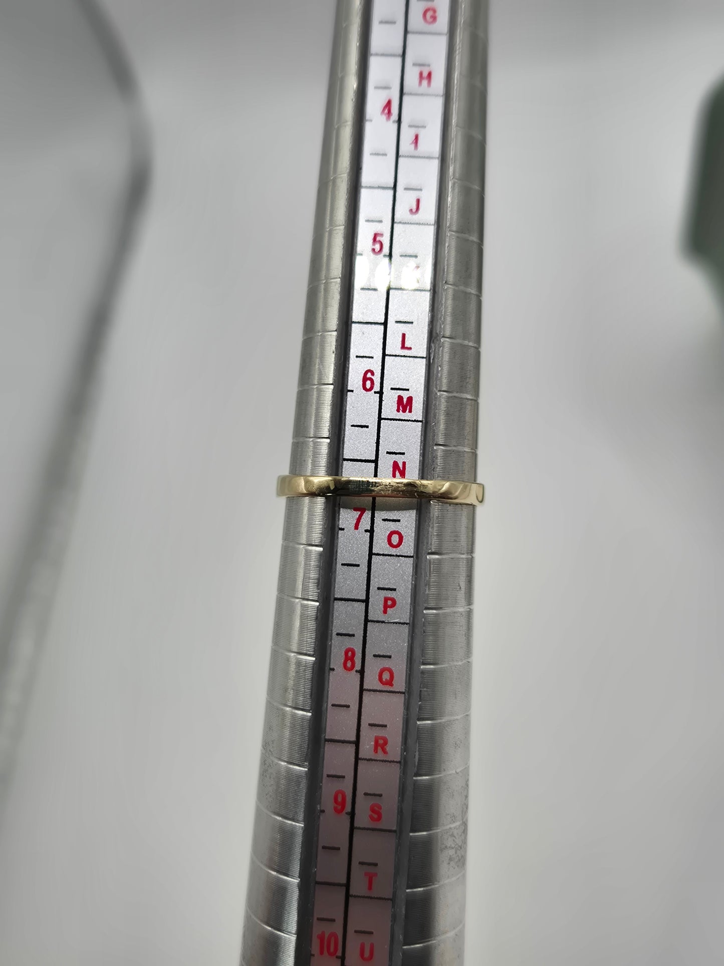 9ct gold sapphire and cz ring