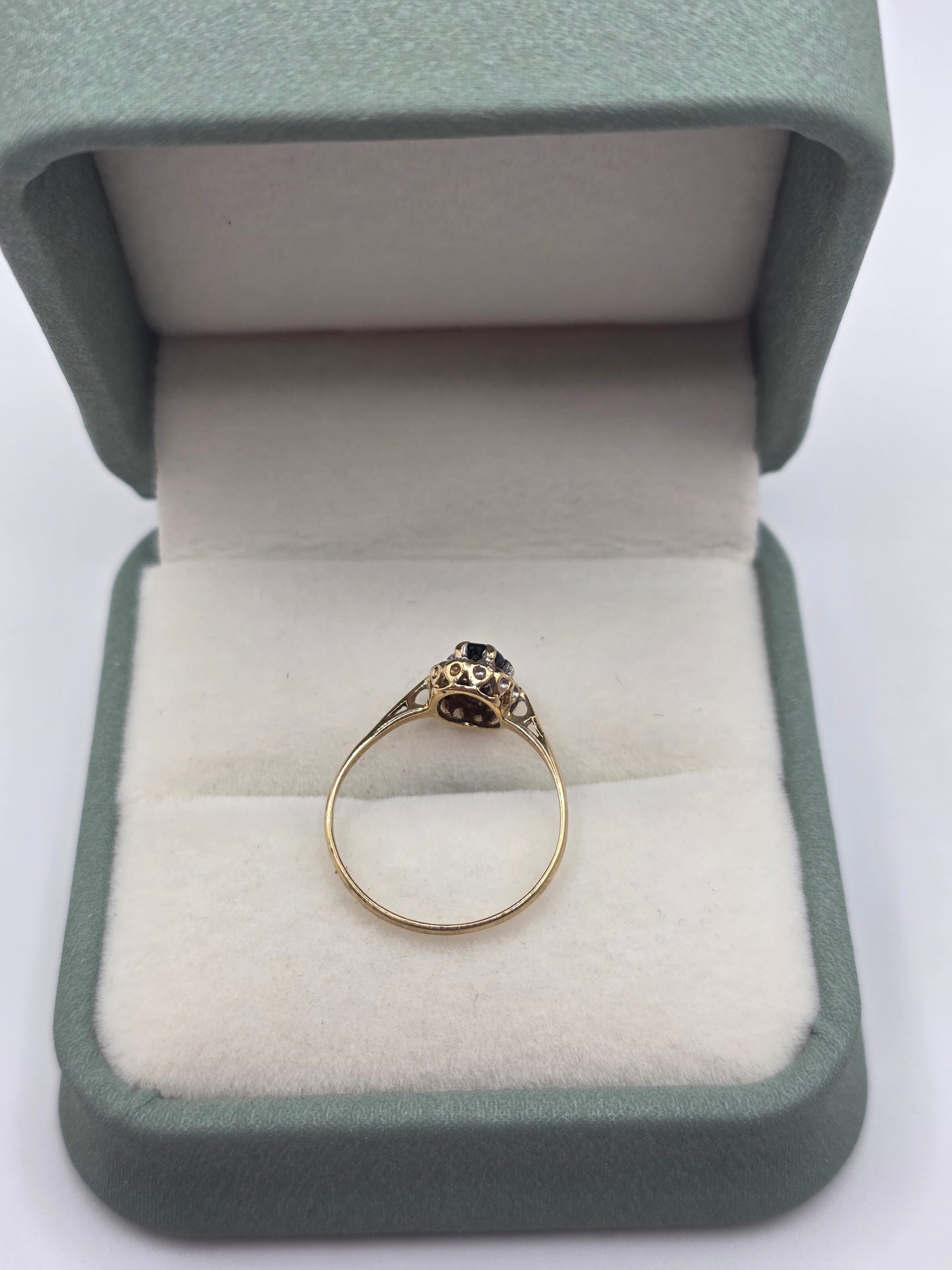 9ct gold sapphire and diamond ring
