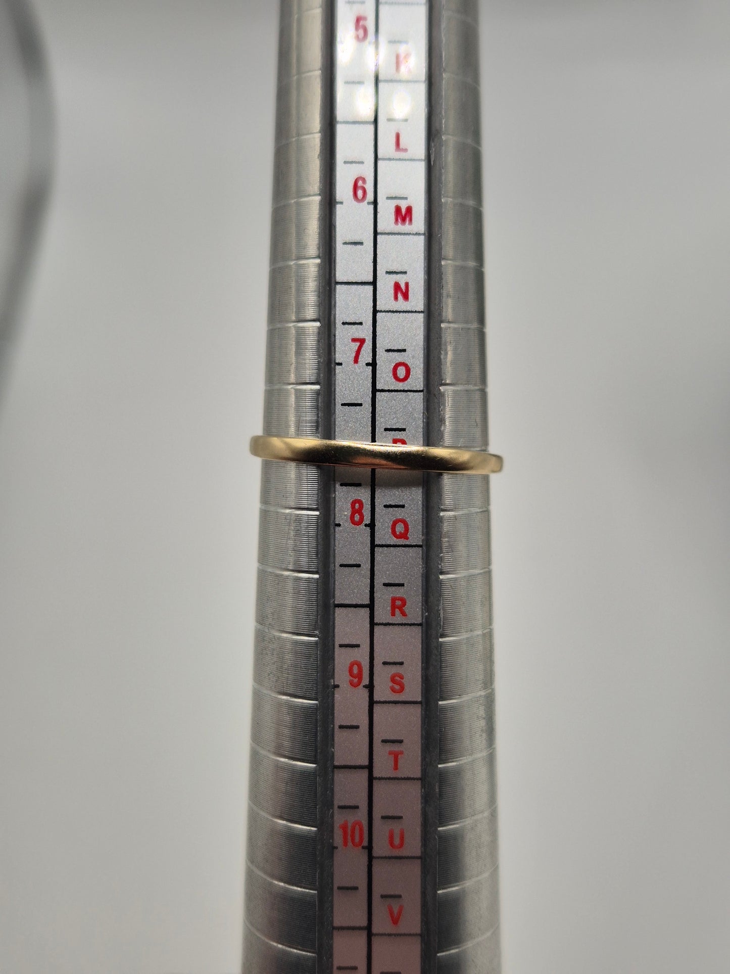 9ct gold aquamarine and diamond ring