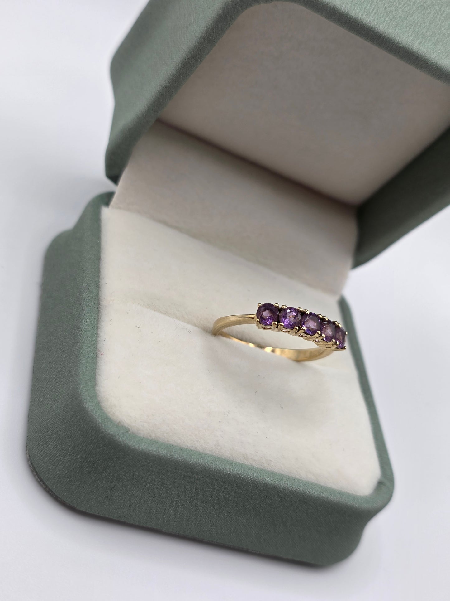 9ct gold amethyst ring