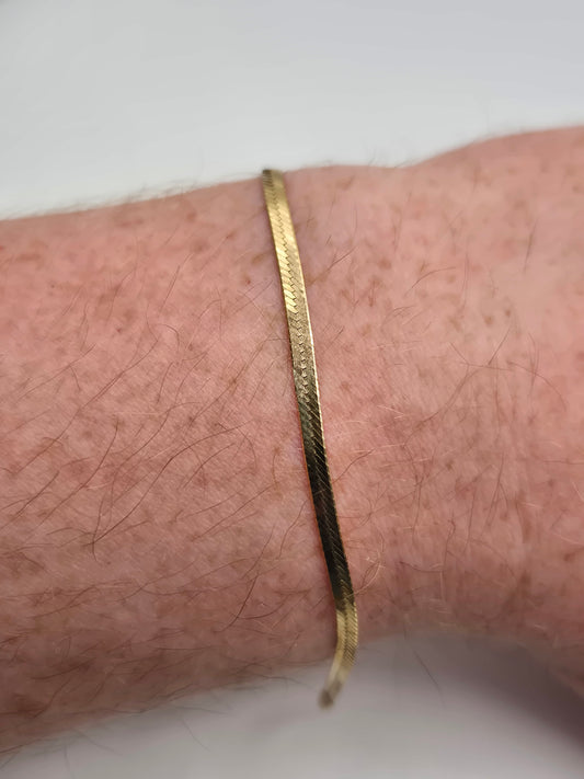 9ct gold herringbone bracelet (2)