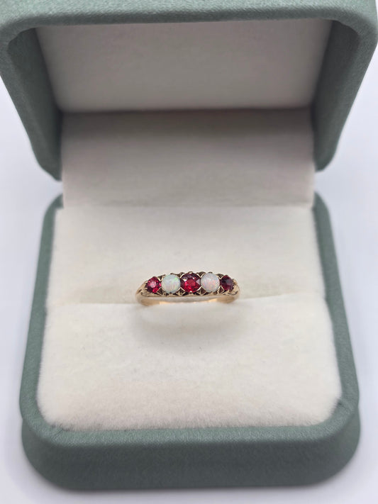 9ct gold garnet and opal ring