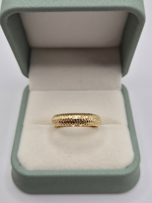 9ct gold band ring