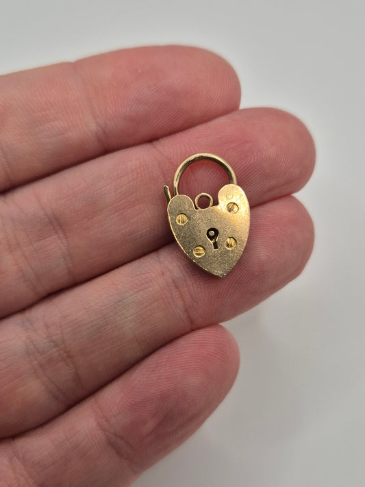 9ct gold padlock (14)