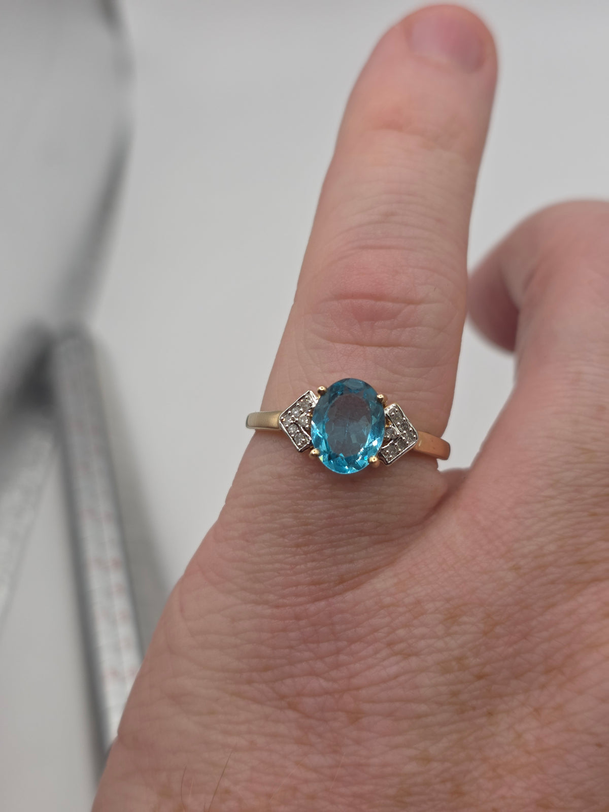 9ct gold topaz and diamond ring