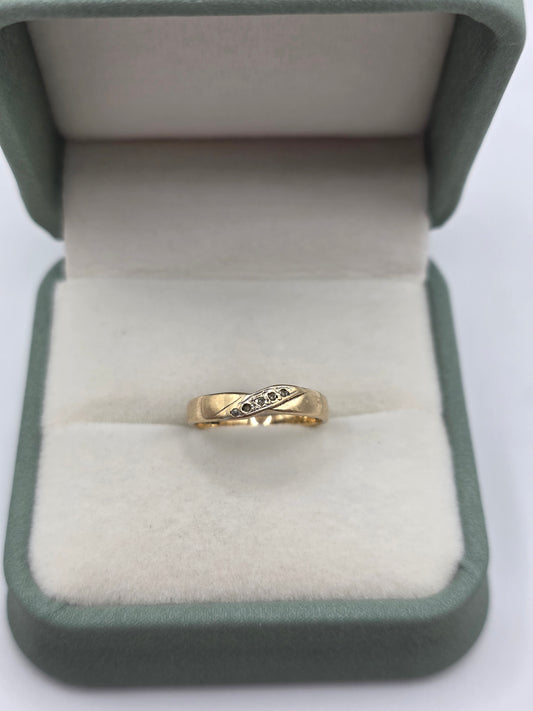 9ct gold diamond ring