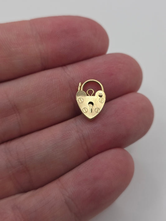 9ct gold padlock 59