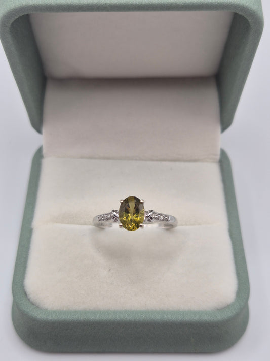 9ct white gold sphene and diamond ring