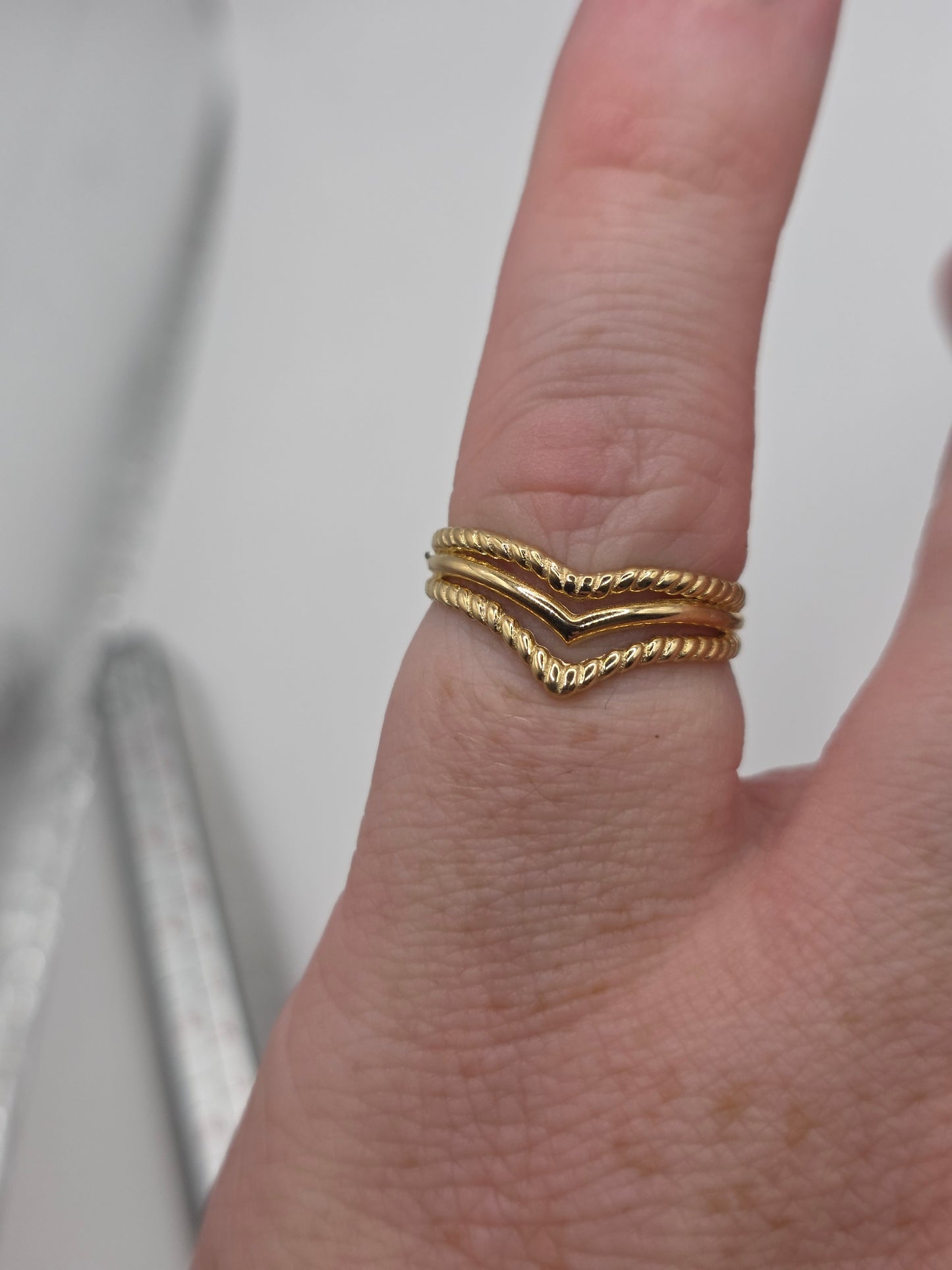 9ct gold wishbone ring