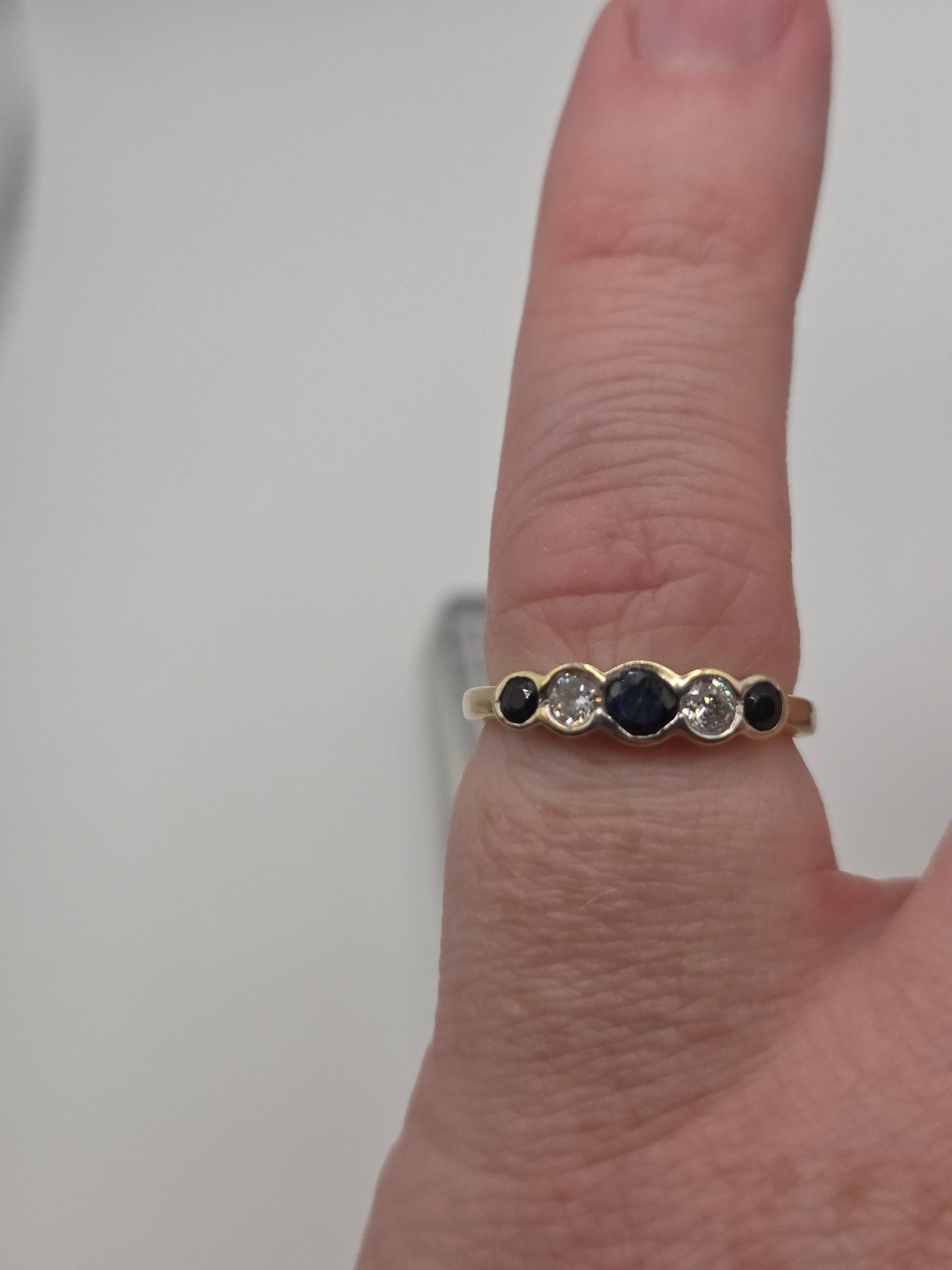 9ct gold sapphire and cz ring