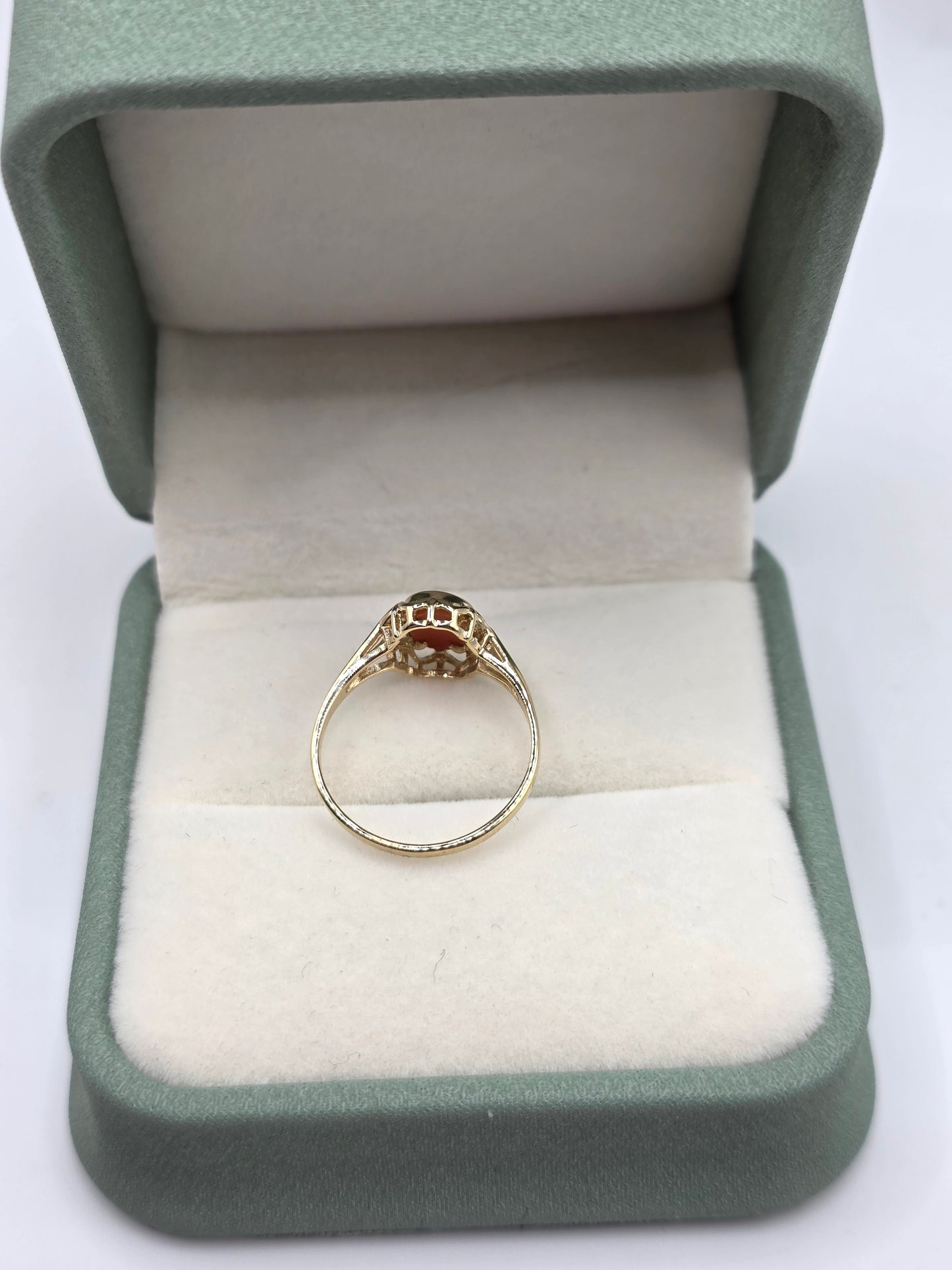 9ct gold cameo ring