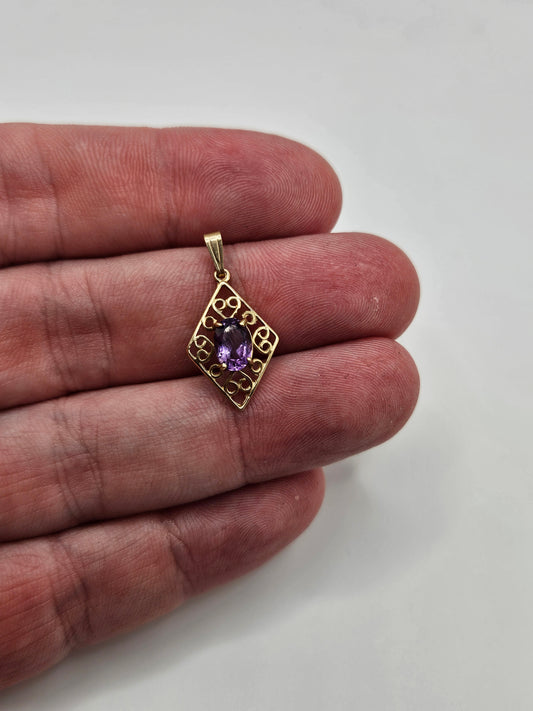 9ct gold amethyst pendant