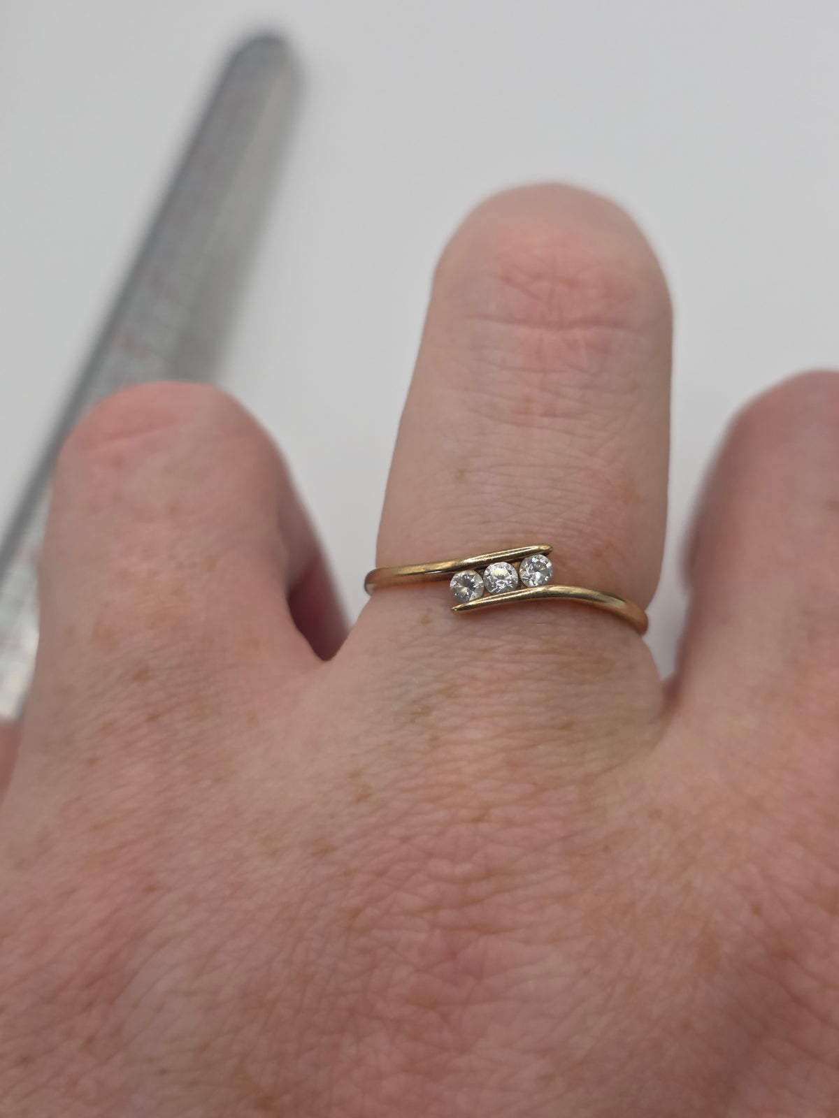 9ct gold cz ring