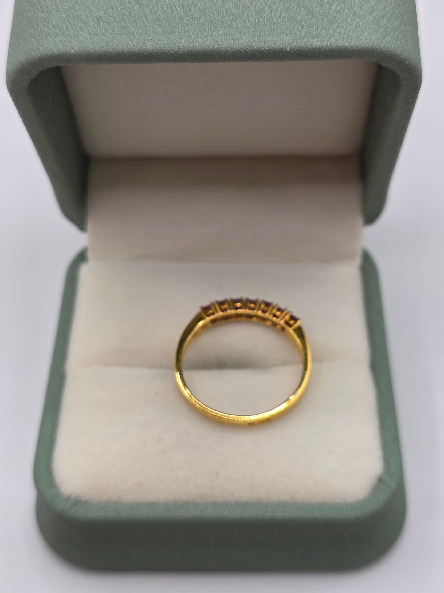 Heavy 18ct gold ruby ring
