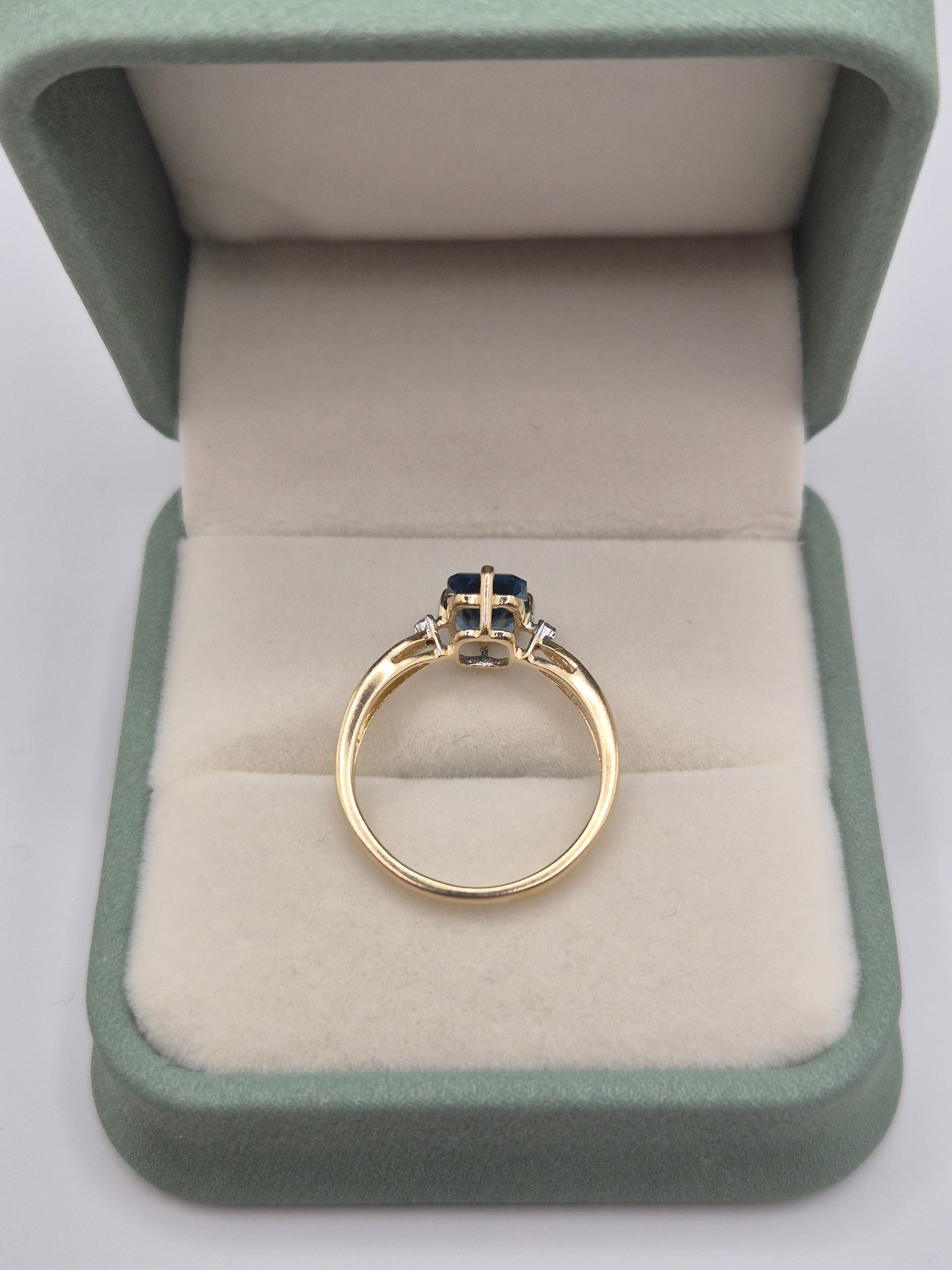 9ct gold topaz and diamond ring