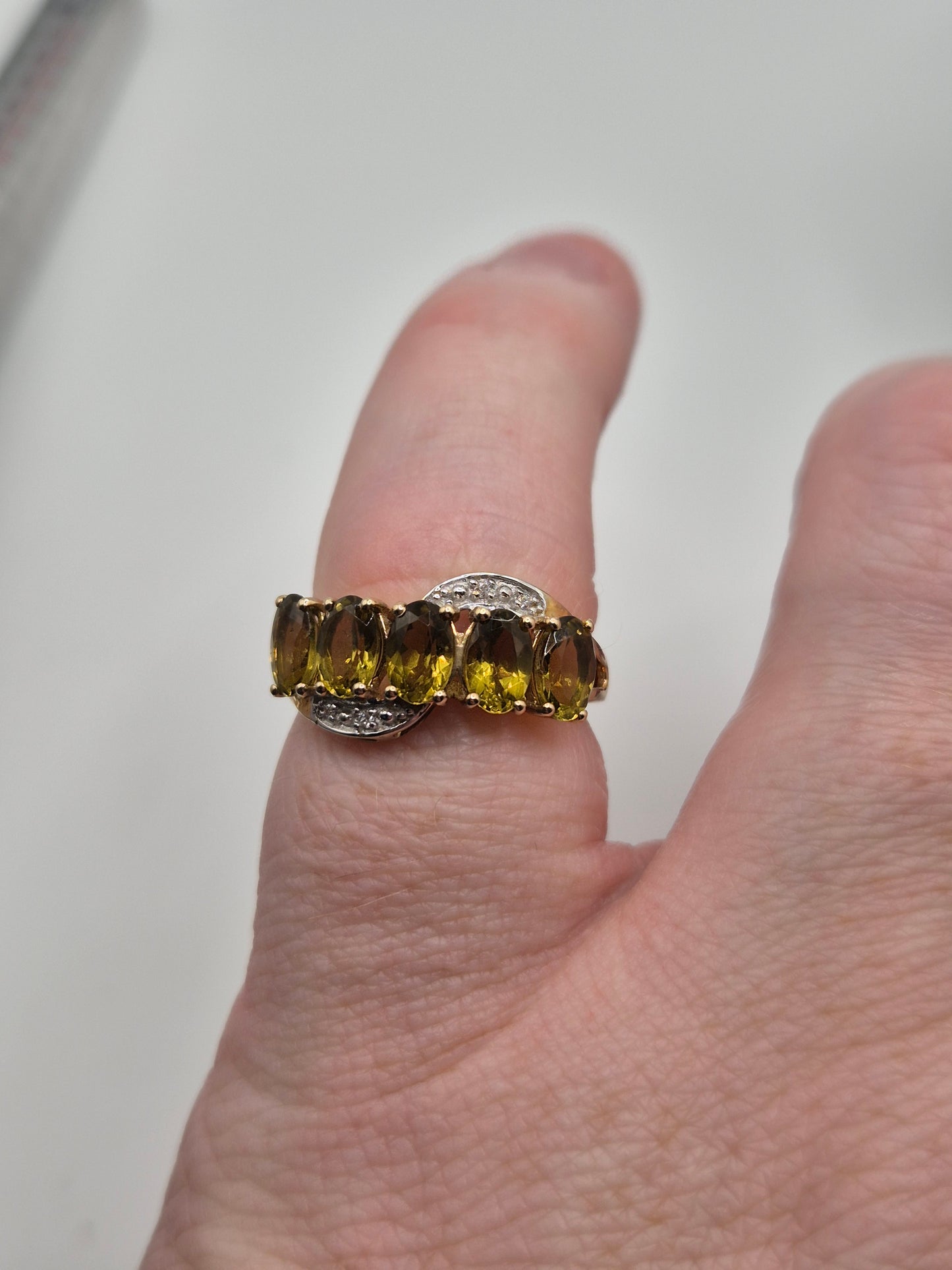 9ct gold 2.2 carat apatite and diamond ring