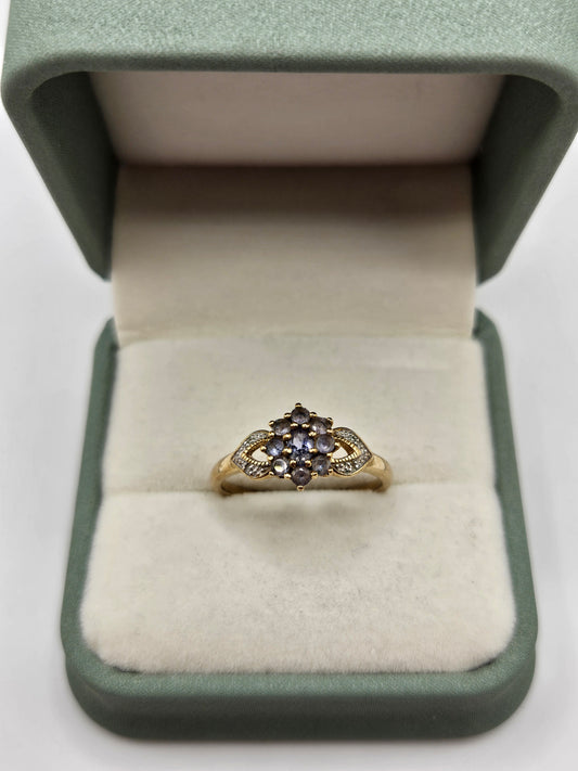 9ct gold tanzanite and diamond ring