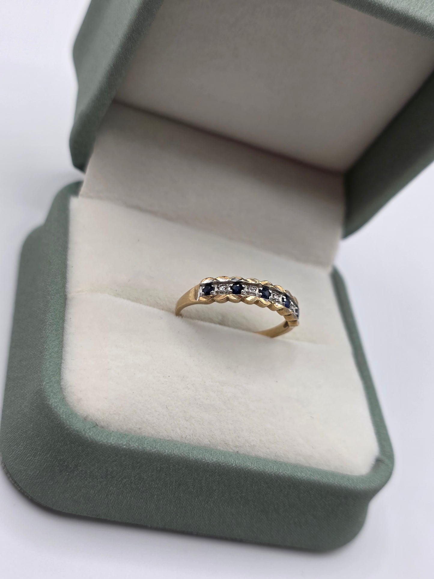 9ct gold sapphire and diamond ring