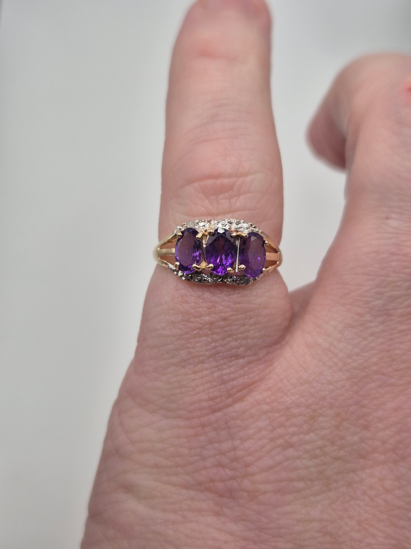 9ct gold amethyst and diamond ring