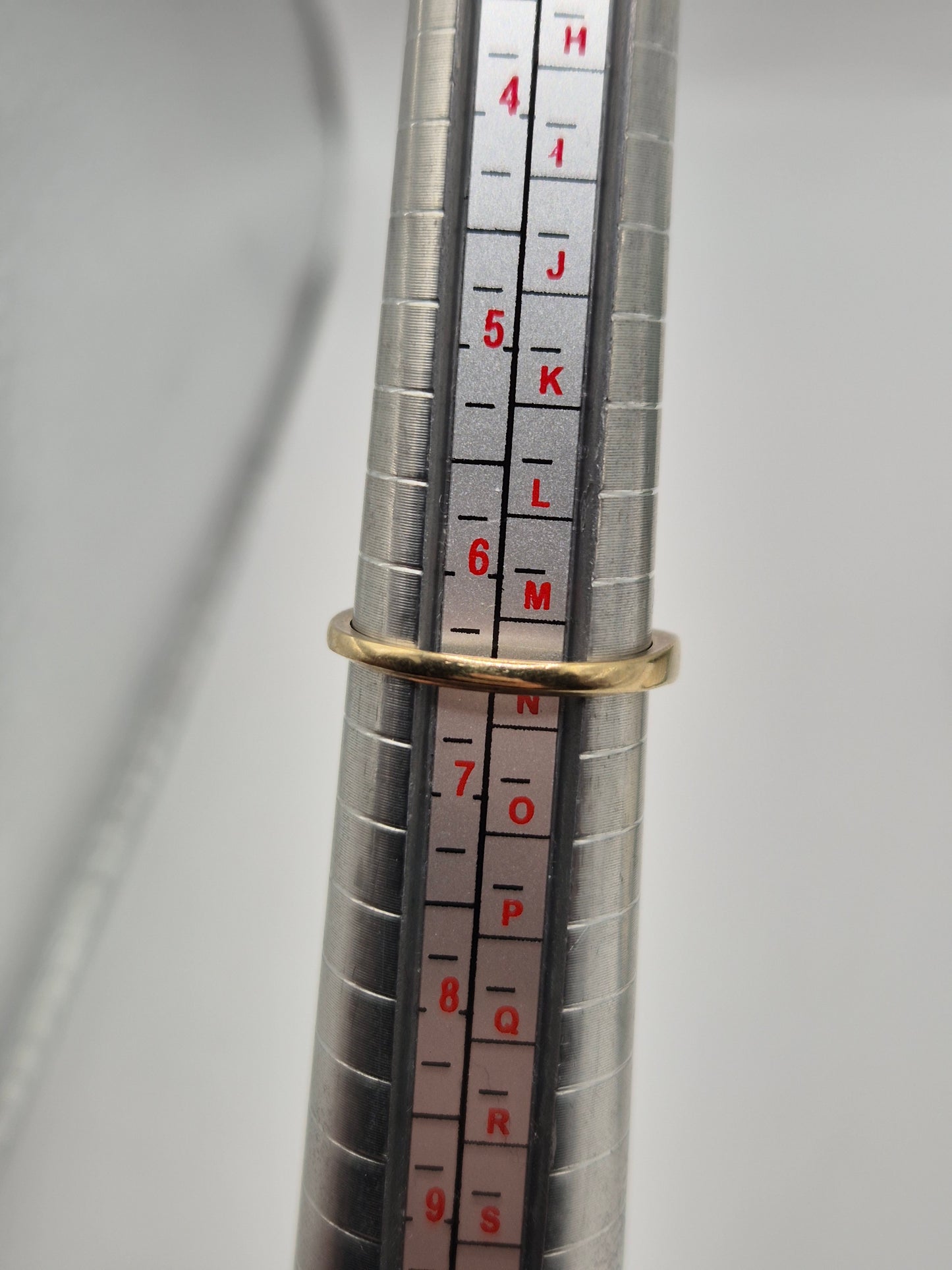 9ct gold sapphire wishbone ring