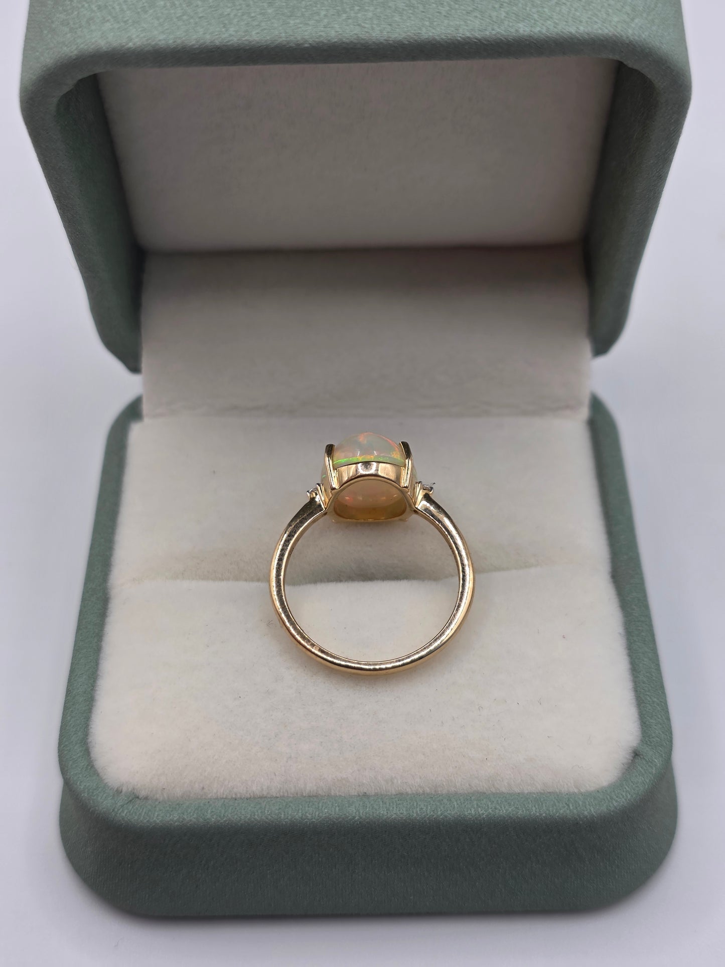 9ct gold opal ring