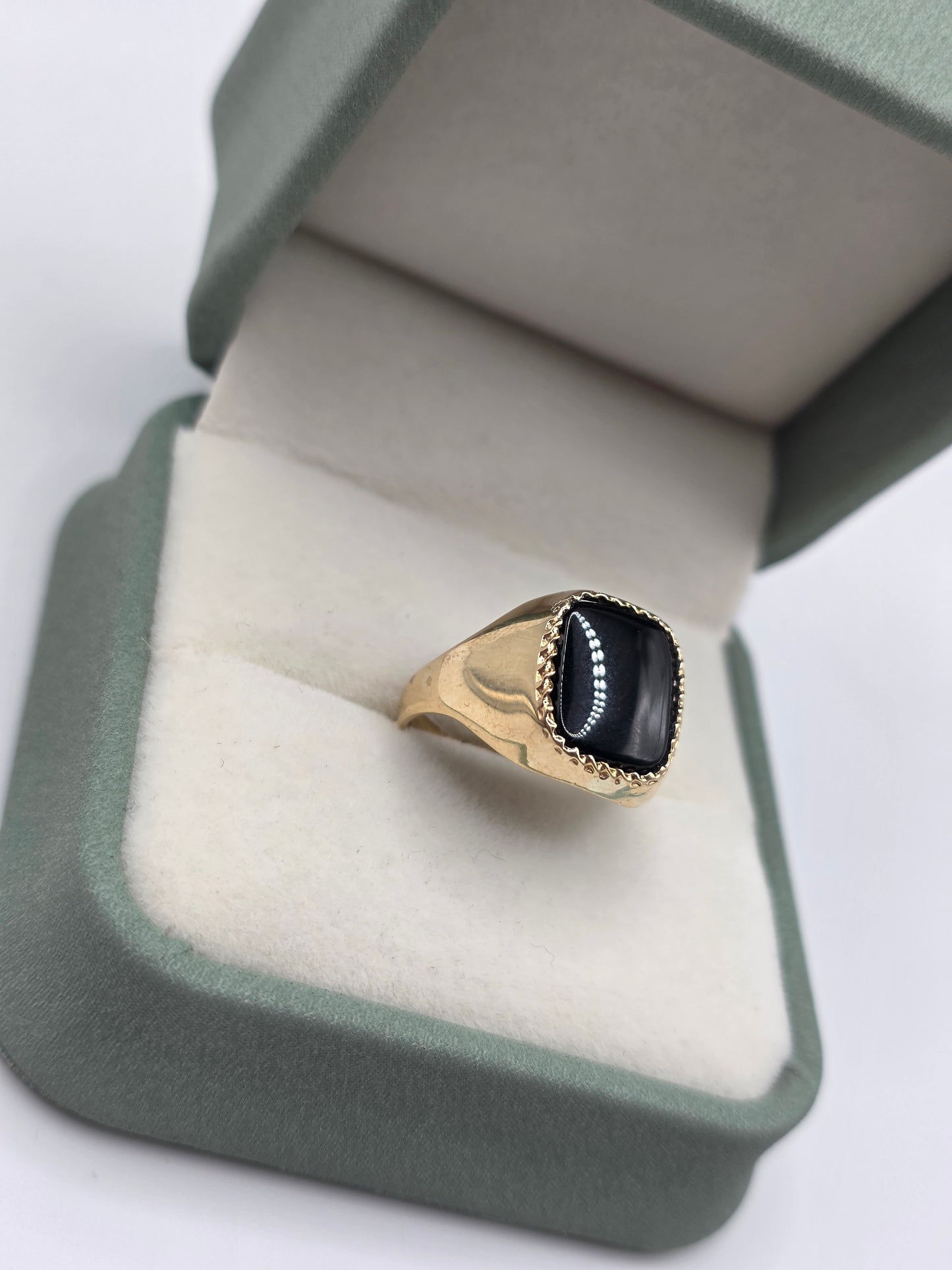 9ct gold onyx signet ring
