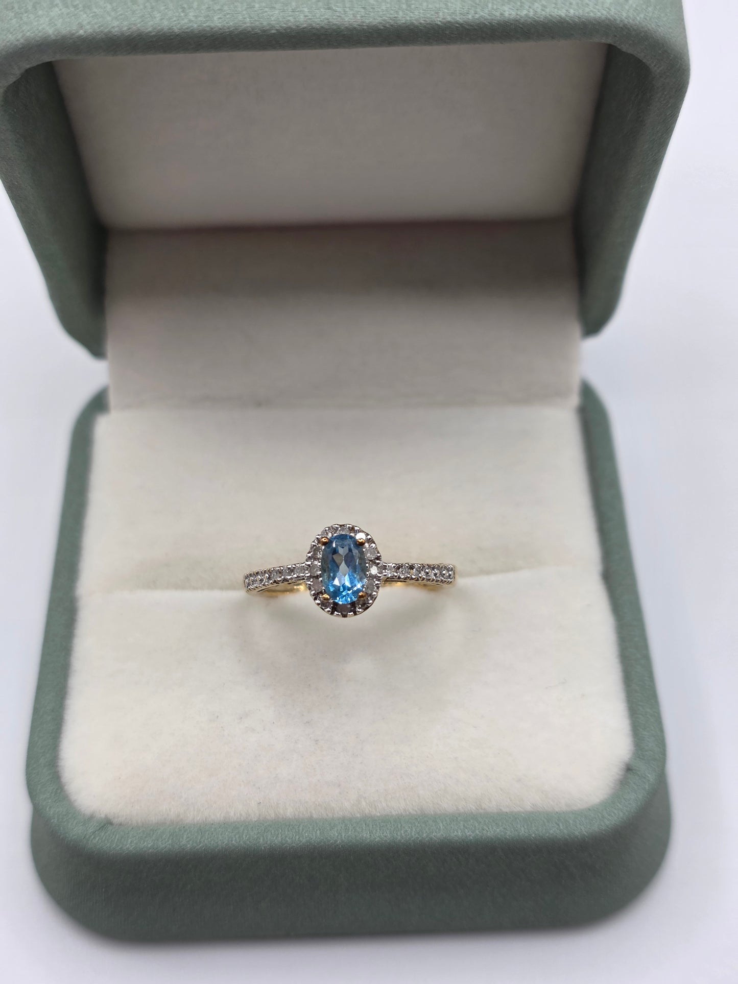 9ct gold topaz and diamond ring
