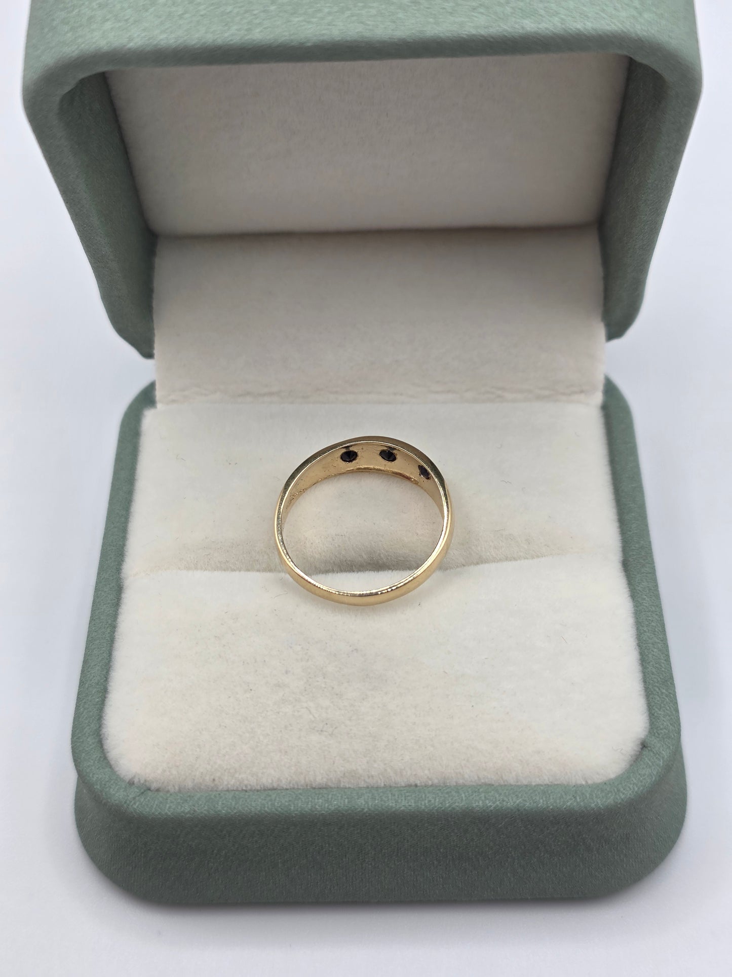 9ct gold sapphire gypsy ring