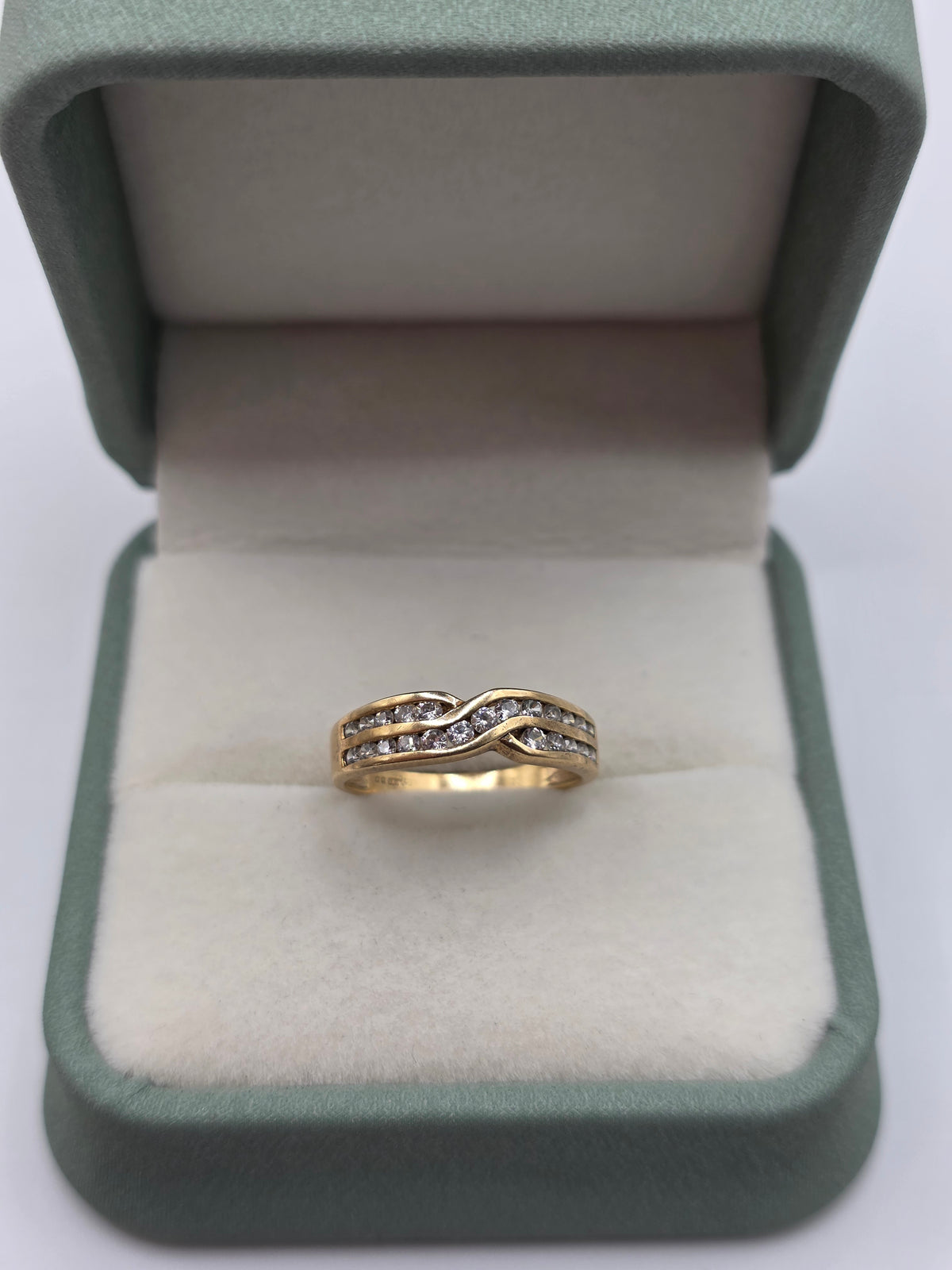 9ct gold cz ring