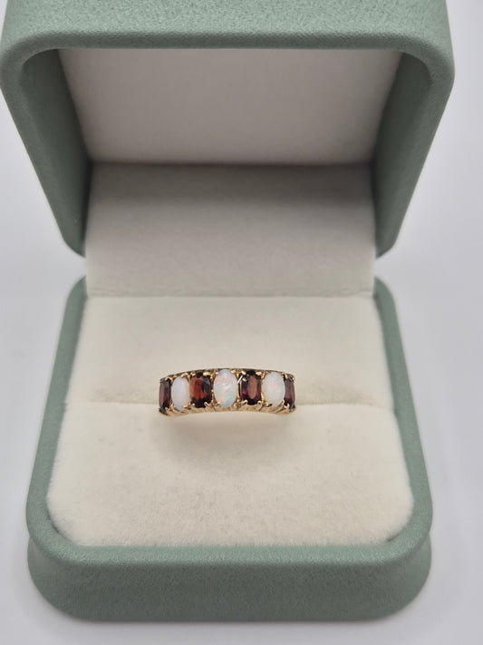 9ct gold opal and garnet ring