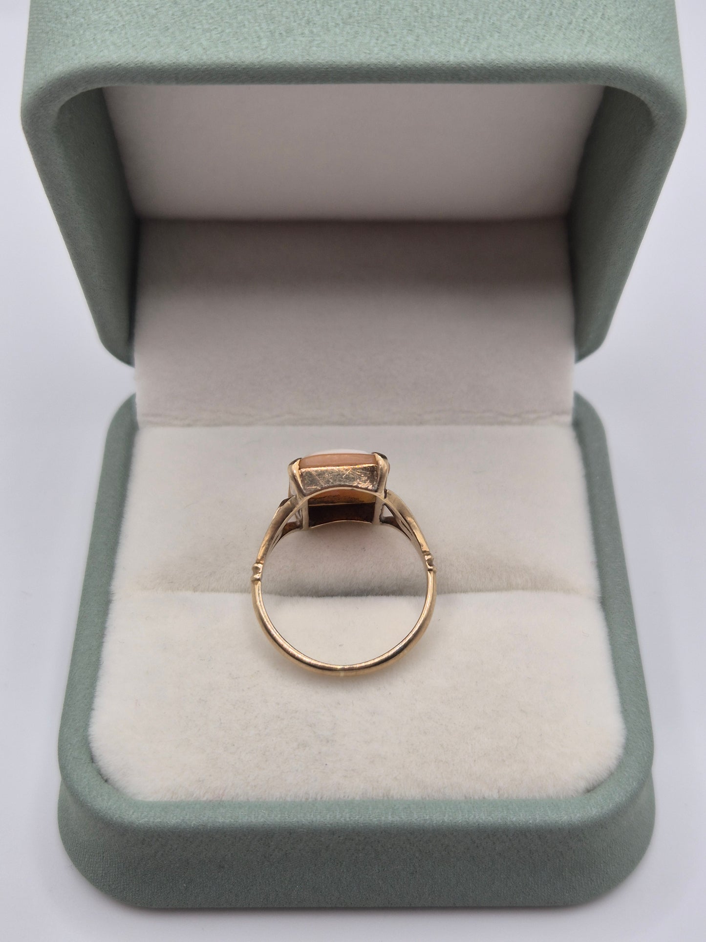 Vintage 9ct gold cameo ring