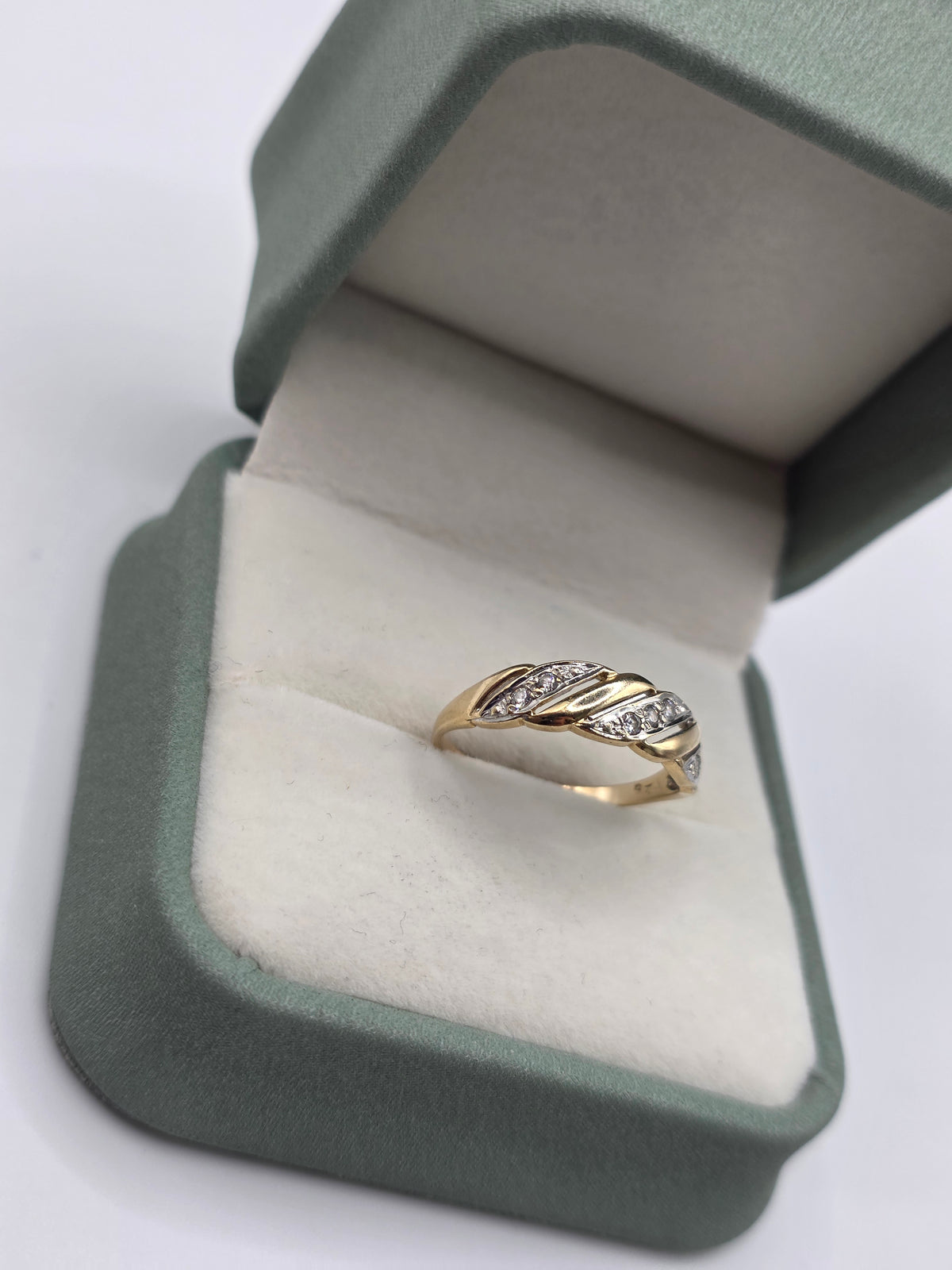 9ct gold diamond croissant ring