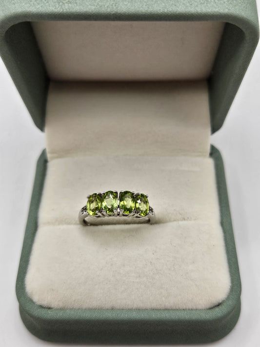 Silver peridot ring