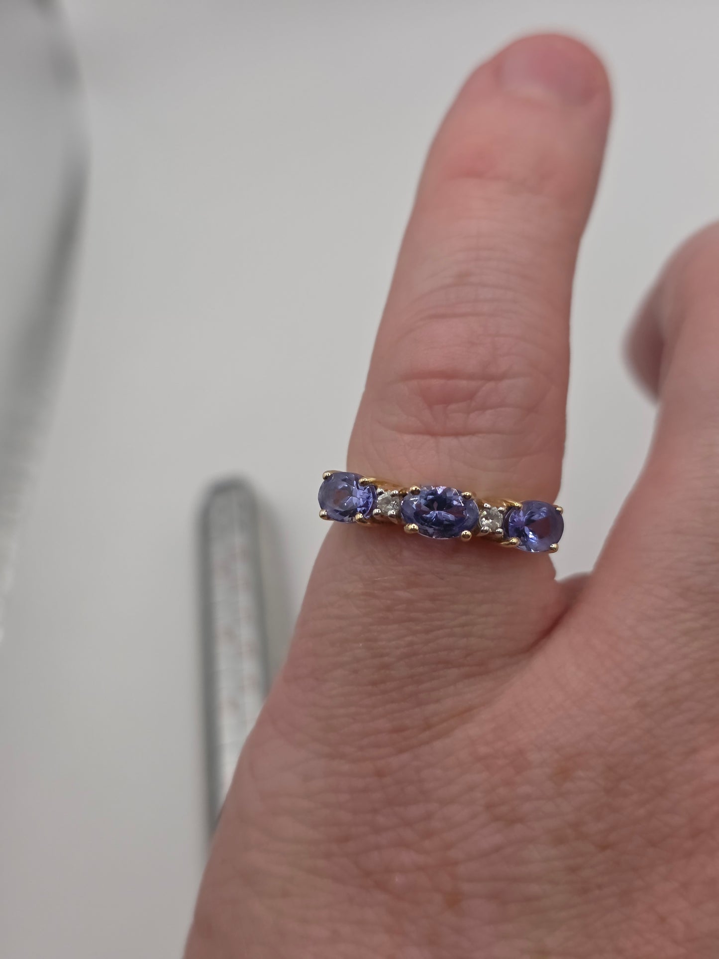 9ct gold tanzanite and topaz ring
